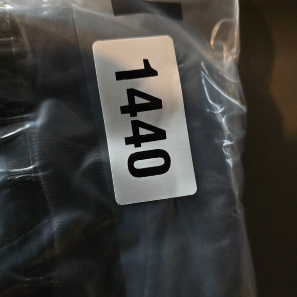 The Met Pacsun T Shirt Mens Medium Black Graphic Metropolitan Museum Of Art 1440 - Picture 9 of 9